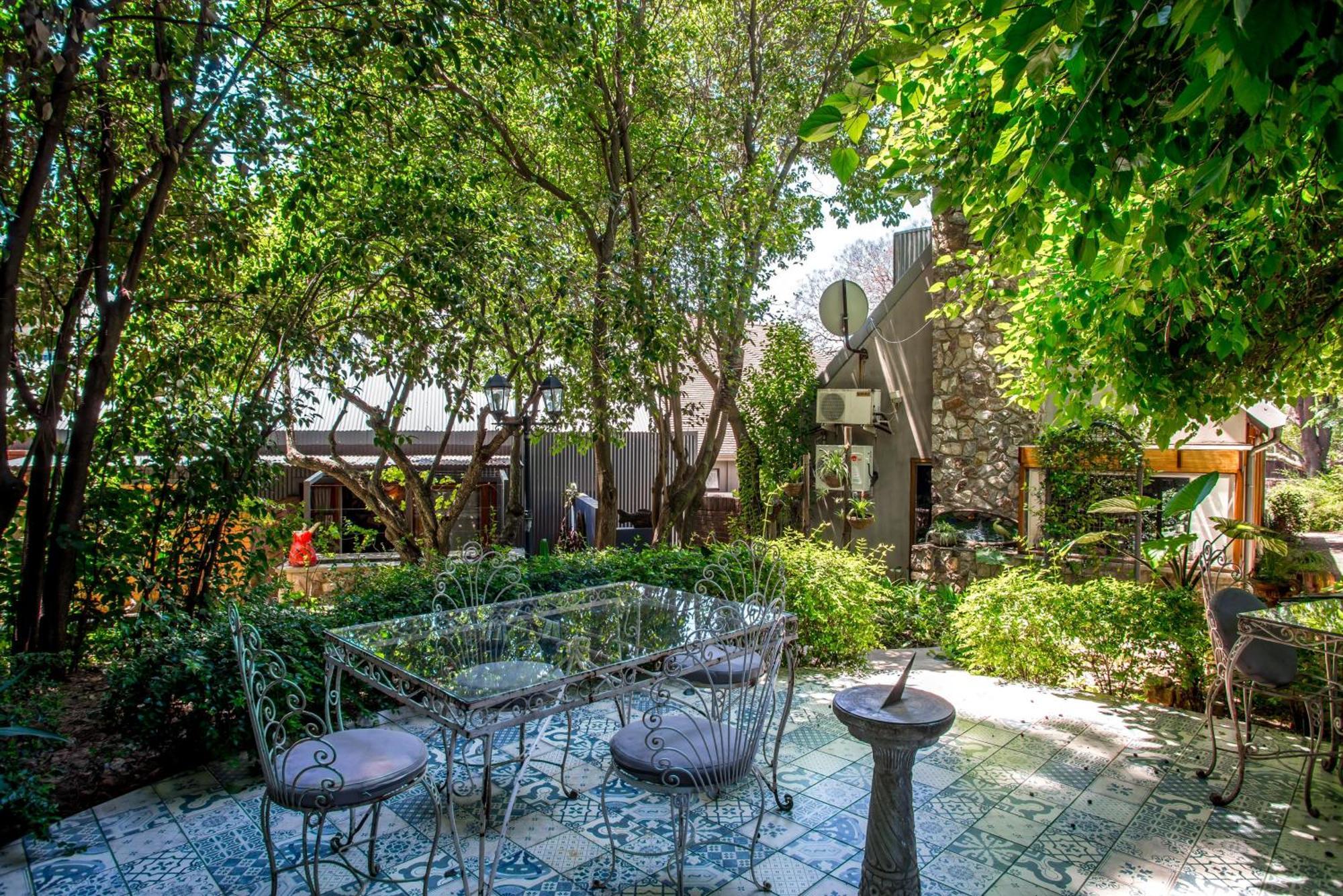 Festina Lente Guesthouse Johannesburg Exteriör bild